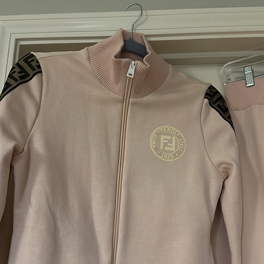 Sweatsuit - Picture 15 of 17